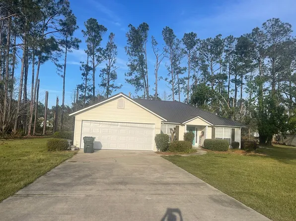 93 Forest Hills Dr, Douglas, GA 31535