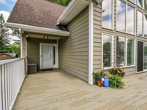 4th image of 2956 Lakeside Dr