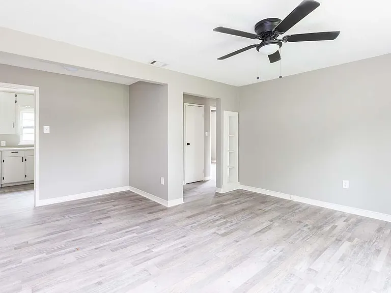700 W M Ave #3 — Photo 1