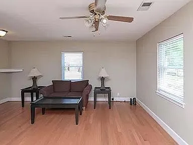 513 Tyler St — Photo 17