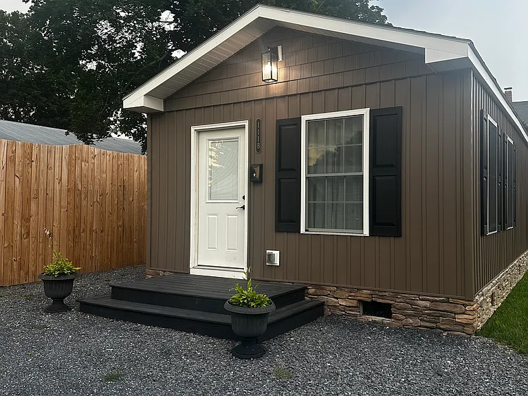 111 E College St — Photo 1