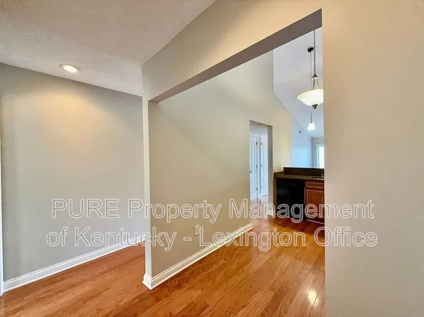 2414 Lake Park Rd APT 4302, Lexington, KY 40502