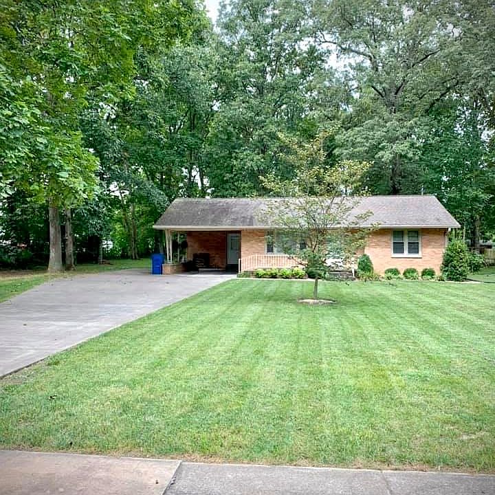 1st image of 110 Hickory Dr