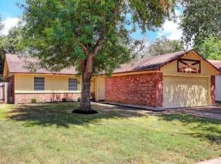 927 Western Hills Dr, Katy, TX 77450
