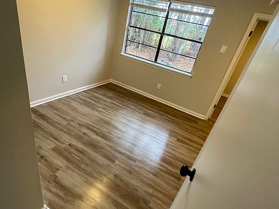 5th image of 250 Luden Dr #825713cdb