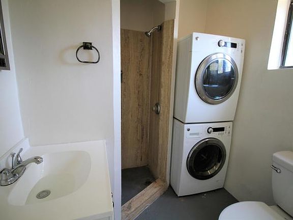 4th image of 3132 E Towner St #B