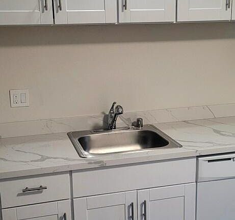 4th image of 500 S Eliseo Dr
