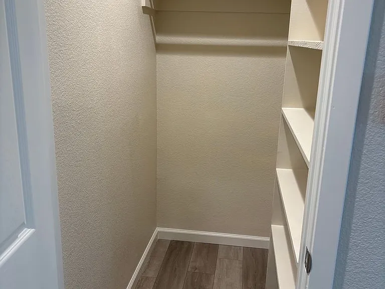 1017 Madera Ave — Photo 12