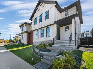 409 N Shawnee Blvd SW, Calgary, AB T2Y0T4