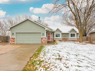 1114 N McCaskey Dr, Rose Hill, KS 67133