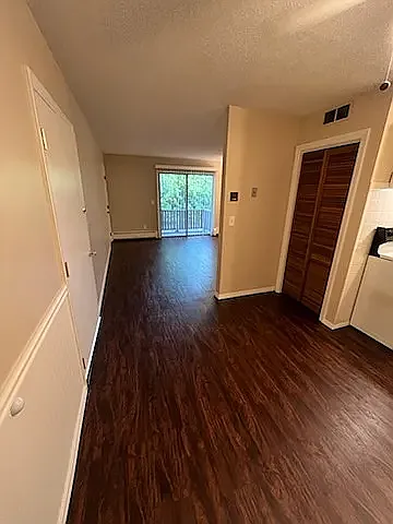 2 bed, 800 sqft, $1,750 — Photo 2