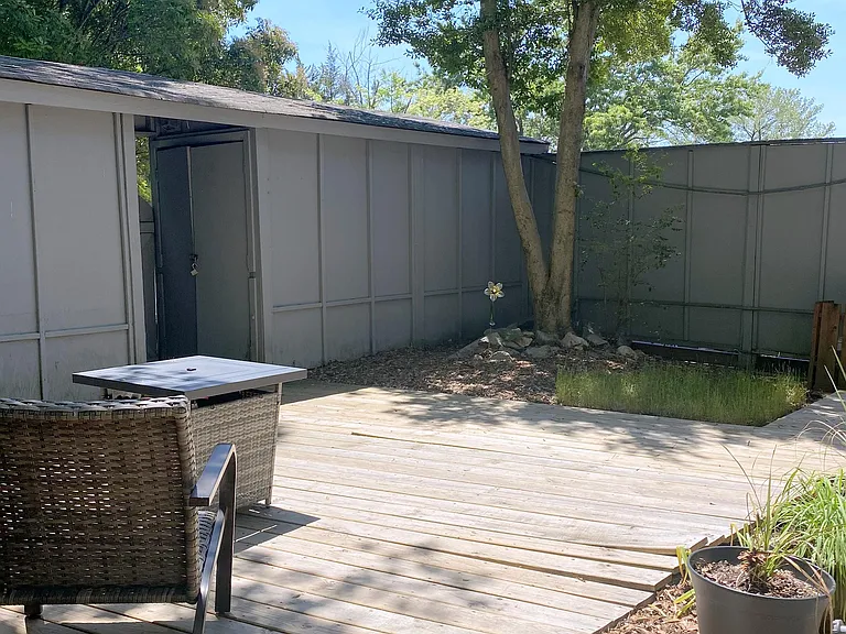 56 Woodlake Dr — Photo 24