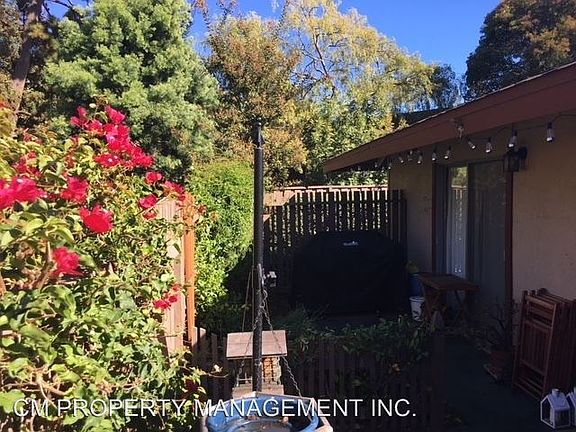 2nd image of 212 Red Oak Dr E APT G