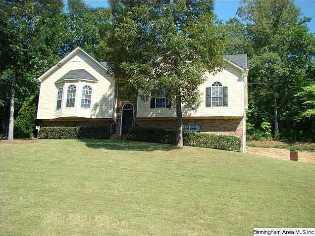 1st image of 266 Woodbury Dr
