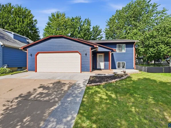 3201 S Greenwood Ave, Sioux Falls, SD 57106