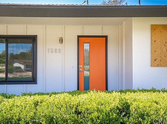3rd image of 1508 Country Club Dr