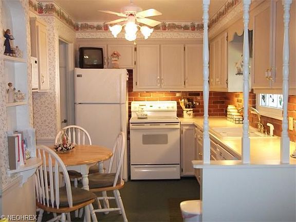 4th image of 4596 W 228th St