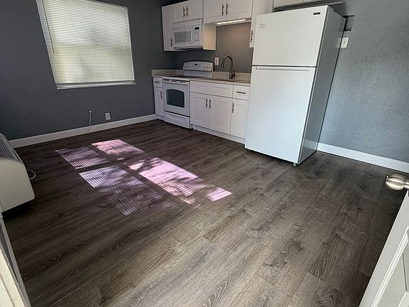 3rd image of 1215 Melrose Ave S #1