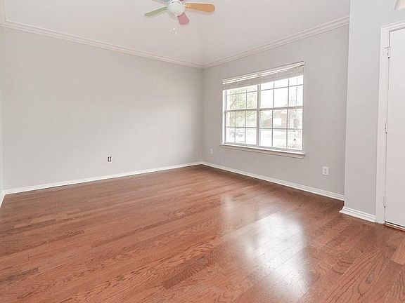 3rd image of 10612 Dry Creek Ln