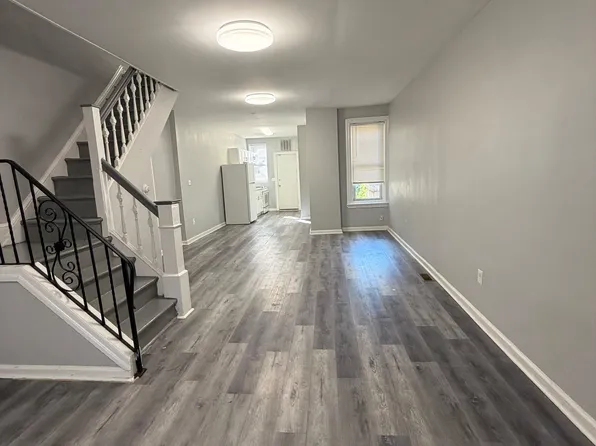 352 N Robinson St, Philadelphia, PA 19139