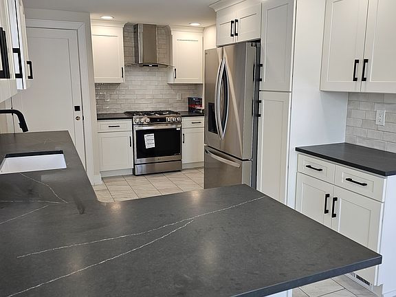 2nd image of 28 W Elmview Ave