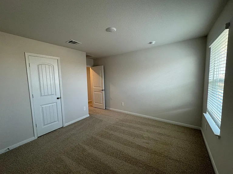 117 Docile Loop — Photo 28