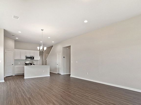5th image of 956 Dubina Ave