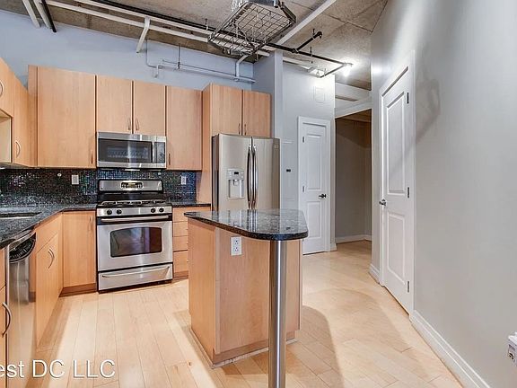 3rd image of 301 Massachusetts Ave NW APT 201