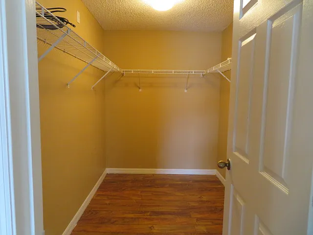 1040 Winding Water Way — Photo 8