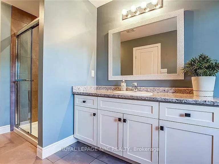 98 Shoreview Pl W #14 — Photo 11