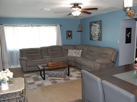 2nd image of 8400 Taft Street