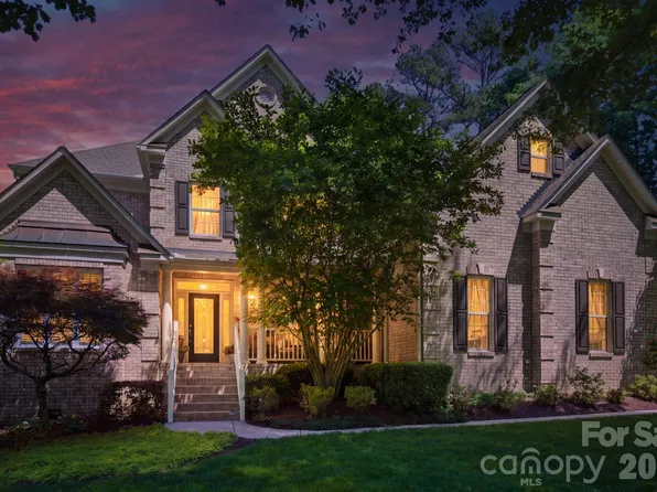 4325 Rustling Woods Dr, Denver, NC 28037