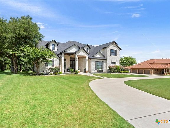 3rd image of 3806 Southlake Dr
