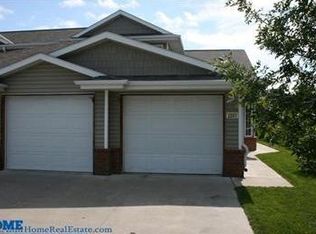 2241 Surfside Dr, Lincoln, NE 68528