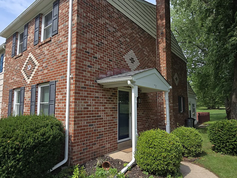 70 Colonial Dr