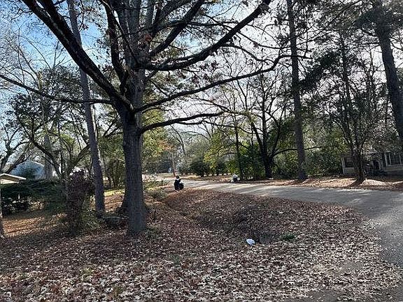 5th image of 4865 Sheridan Dr