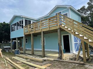 91 Cedar Rd, Ocracoke, NC 27960
