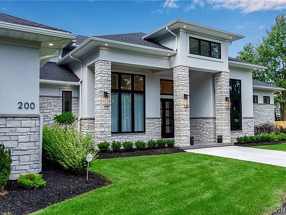 2nd image of 200 Paradise Rd