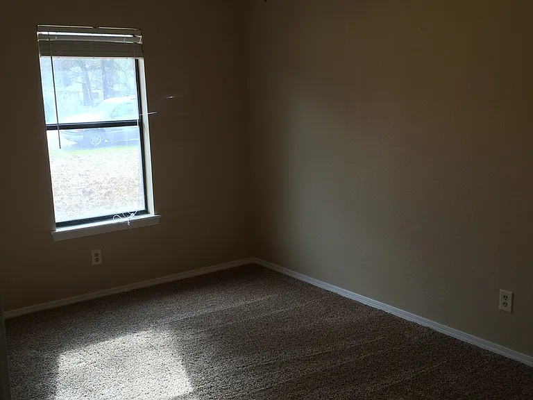 10616 Debbie Ln — Photo 17