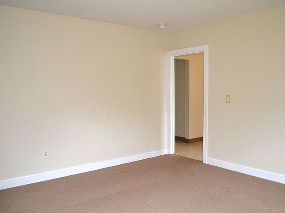 4th image of 54 Tucker St #1
