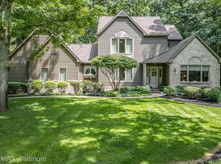 1612 Moonlight Dr, Howell, MI