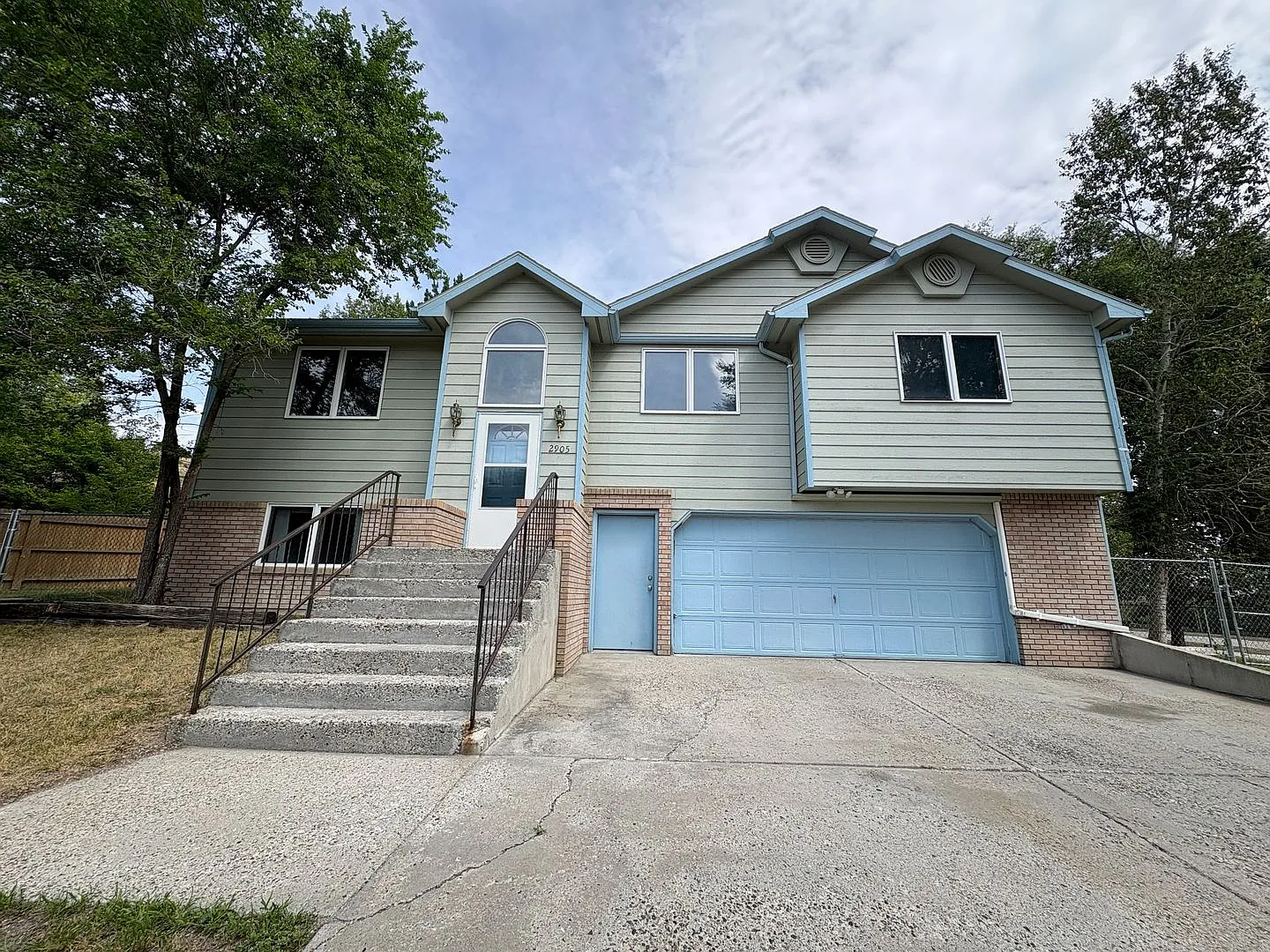 Large West End Home! — Photo 1