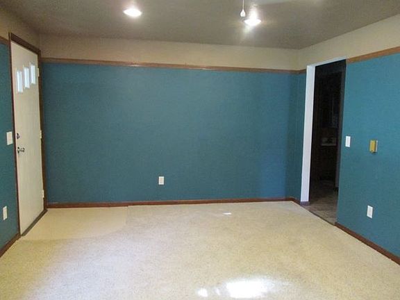 4th image of 207 N 4th St