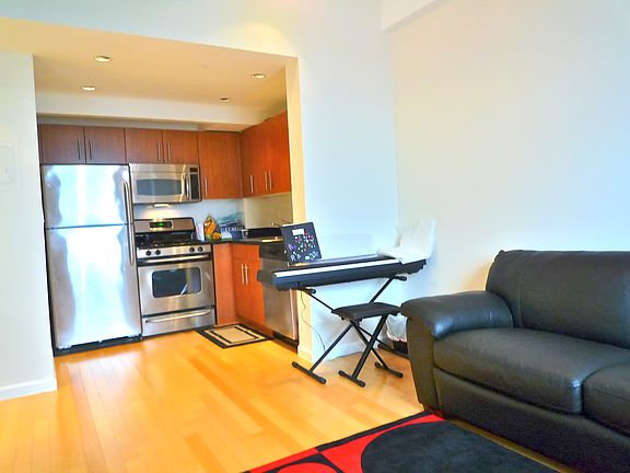 4th image of 20 West St #Penthouse A