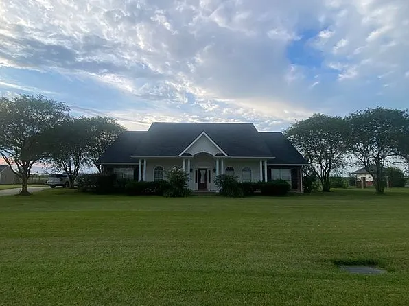 212 Chateau Dr, Lockport, LA 70374