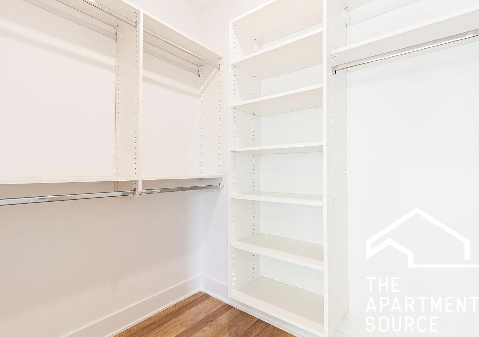2 bed, 877 sqft, $2,795 — Photo 2
