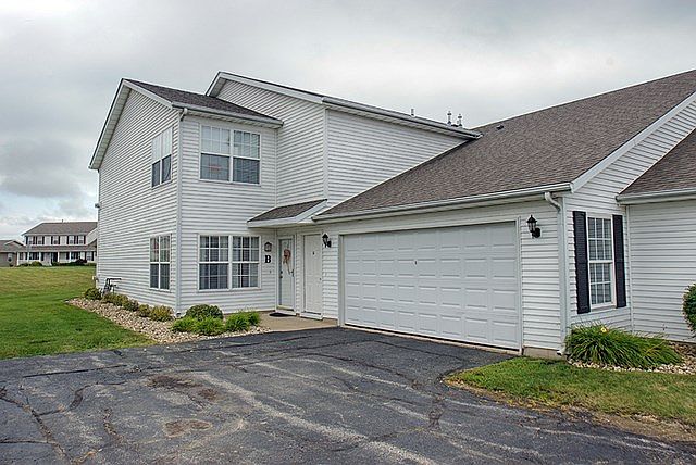 Entrance & Garage - 9000 Primrose Unit A