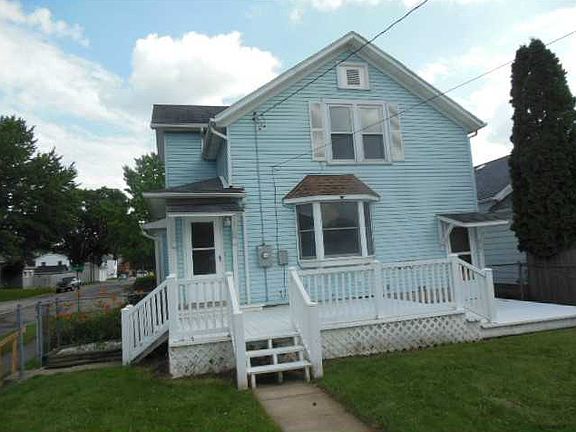 2nd image of 900 Camp St