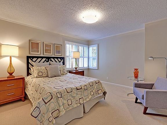 1st Bedroom - Main Level