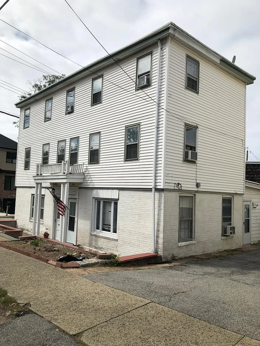 5397 Arthur Kill Rd photo 1